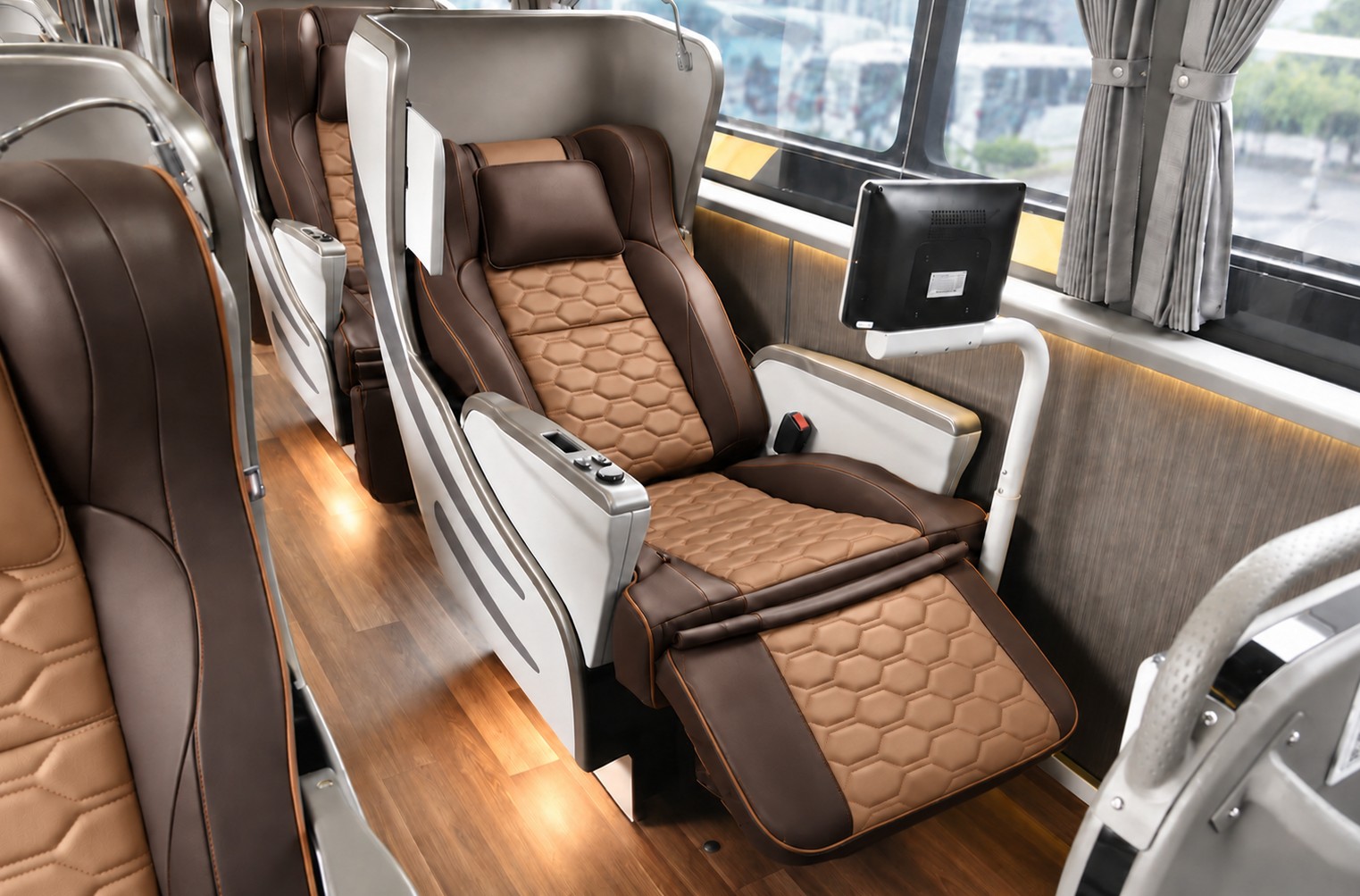 Private cocoon seating inside a Tliner Super Premium Class coach